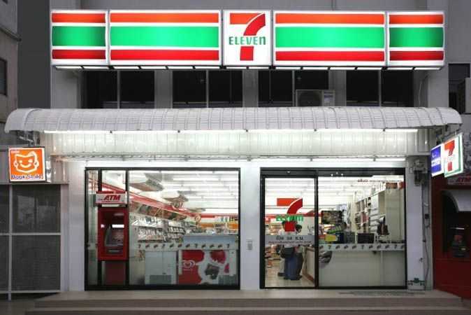 Свершилось: покупки в 7-Eleven теперь можно оплатить пластиковой картой!