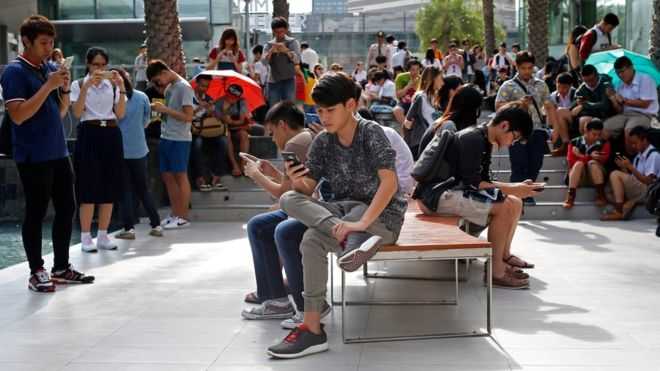 Thailand approves plans to track tourists' phones