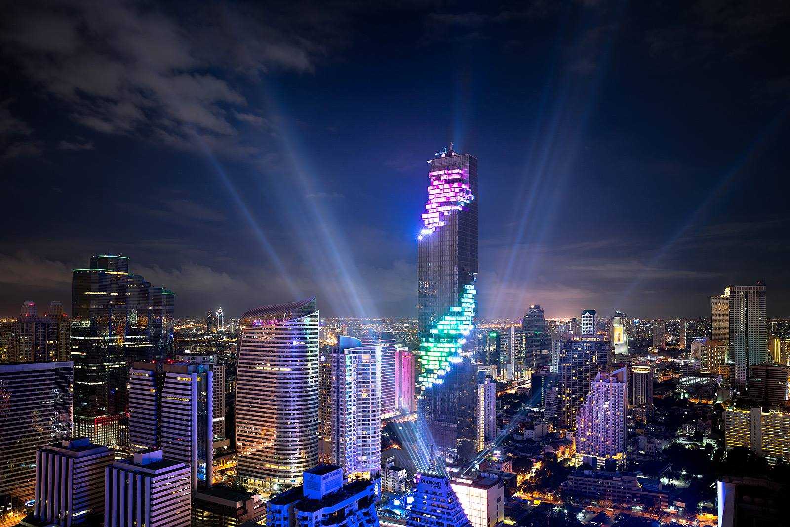 MahaNakhon в центре скандала