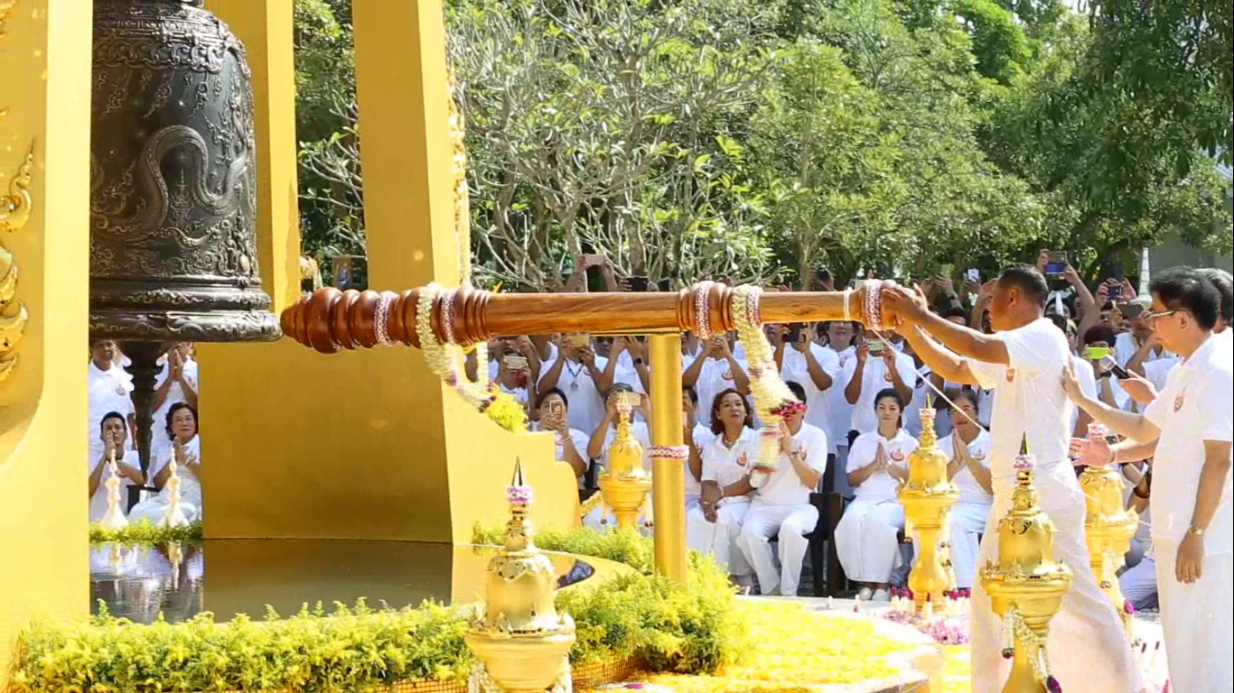 Rong Khun temple opens new belfry