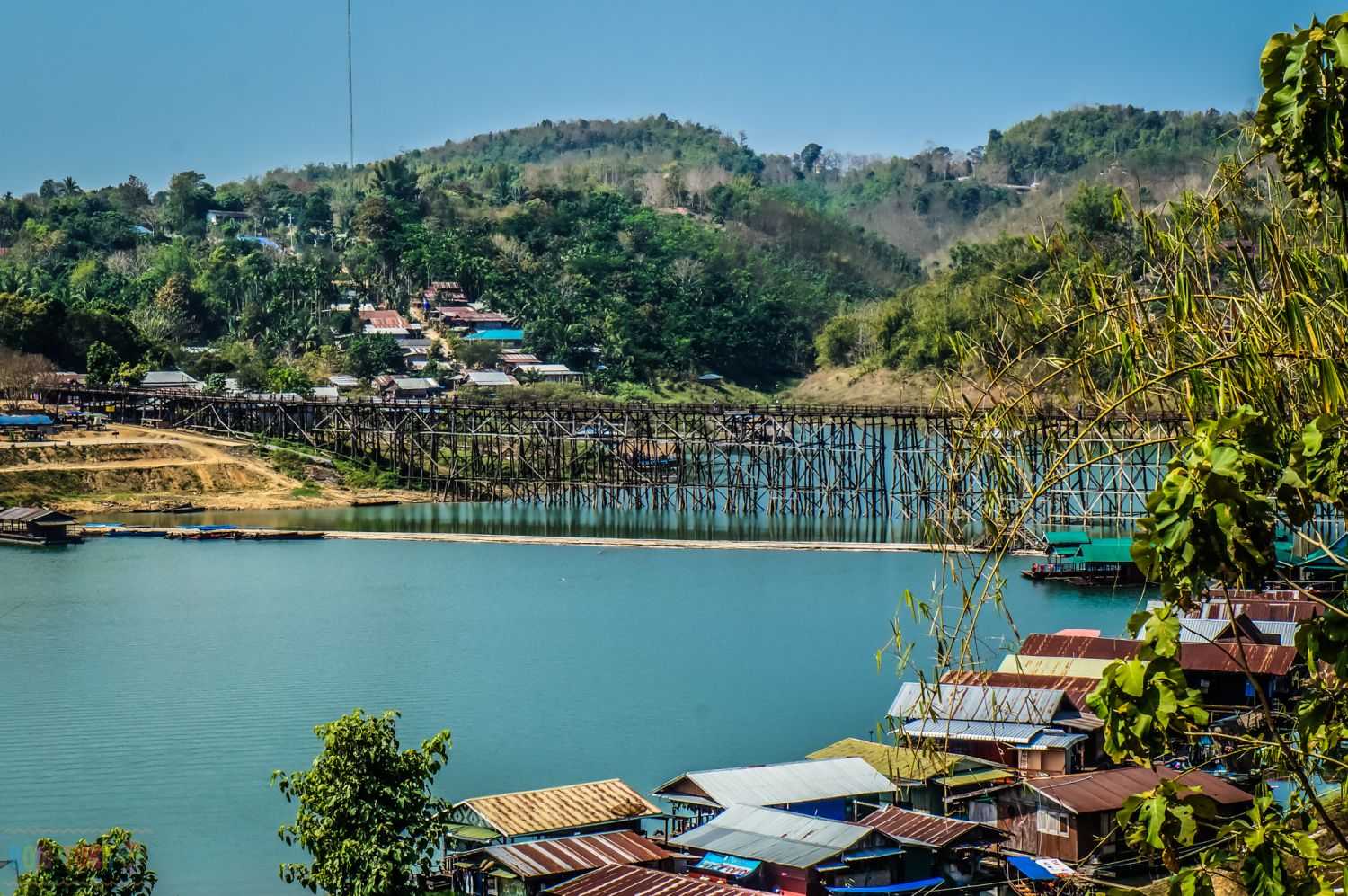 Winter draws tourists to Kanchanaburi