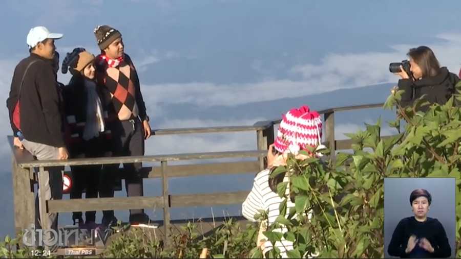 Falling temperatures attract thousands of tourists to popular hilltop destinations