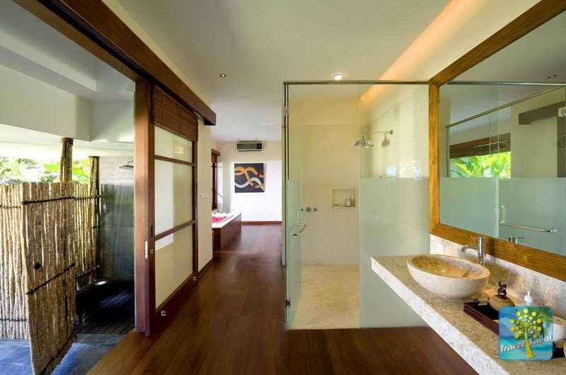 Longhouse - Lombok Bathroom