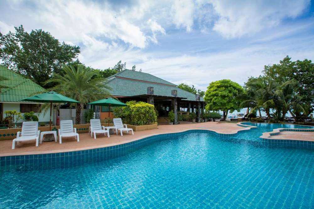 Фото отеля Andaman Beach resort